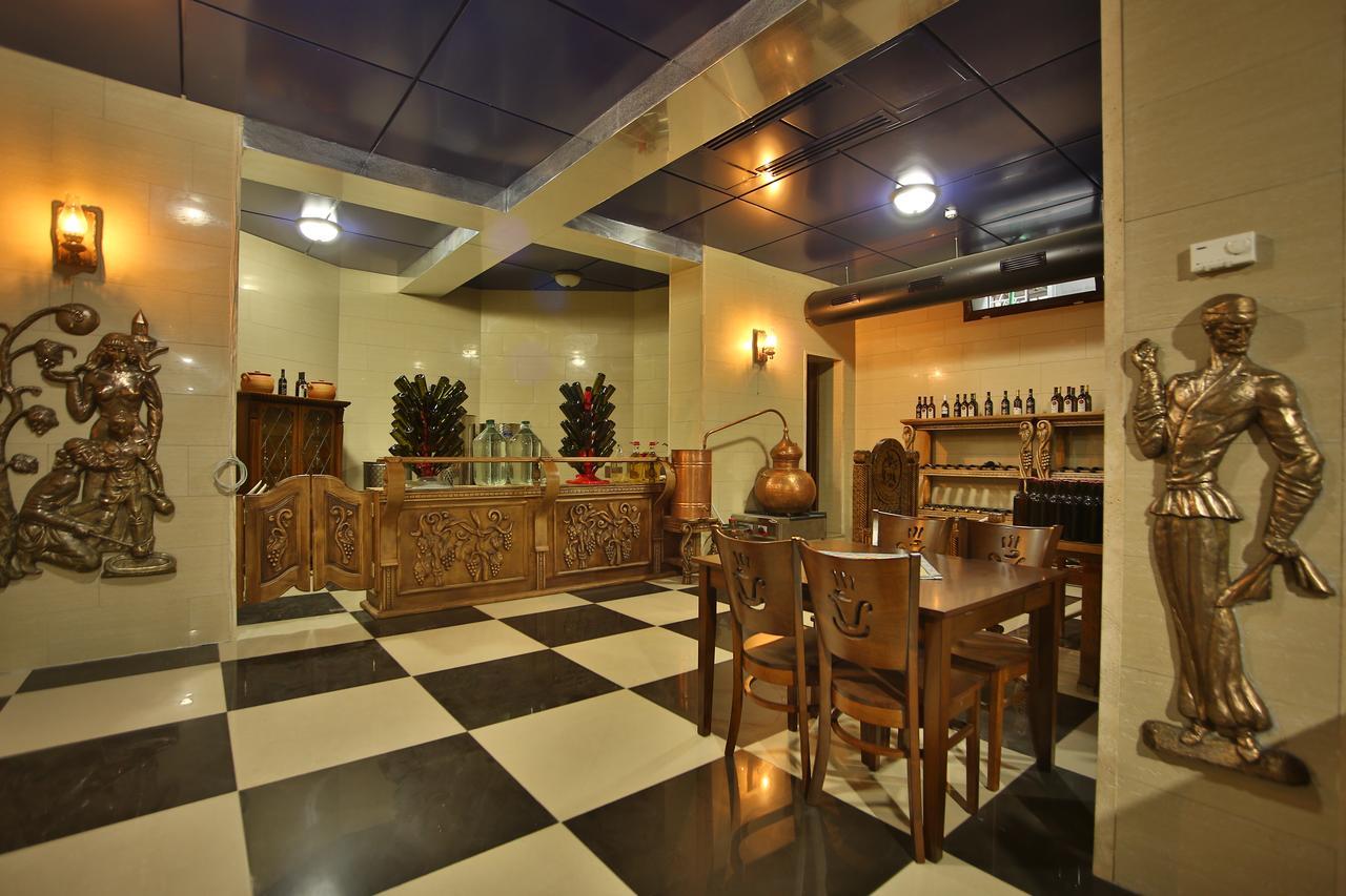 Hotel Wine Palace Tbilisi Exteriör bild