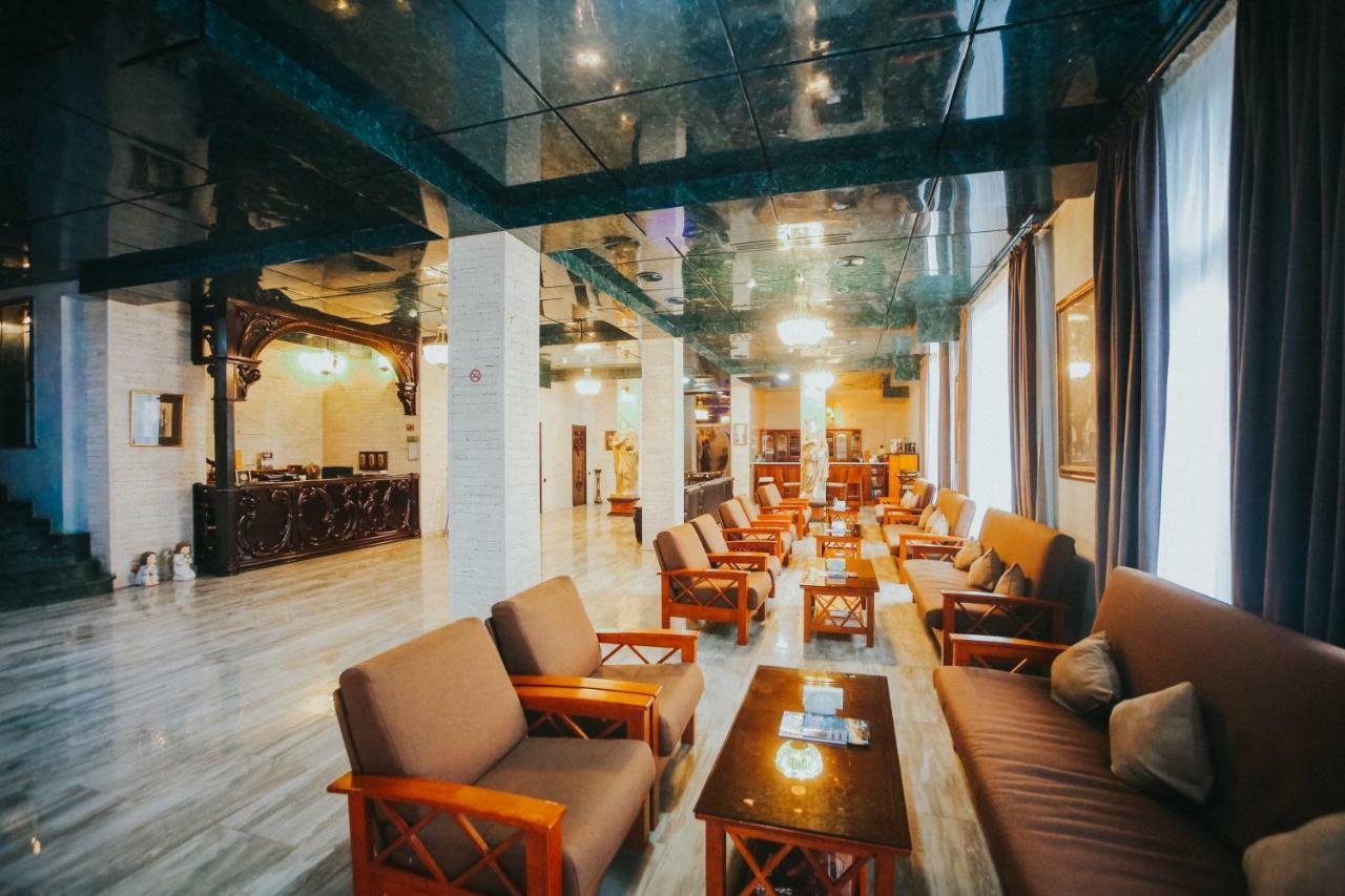 Hotel Wine Palace Tbilisi Exteriör bild